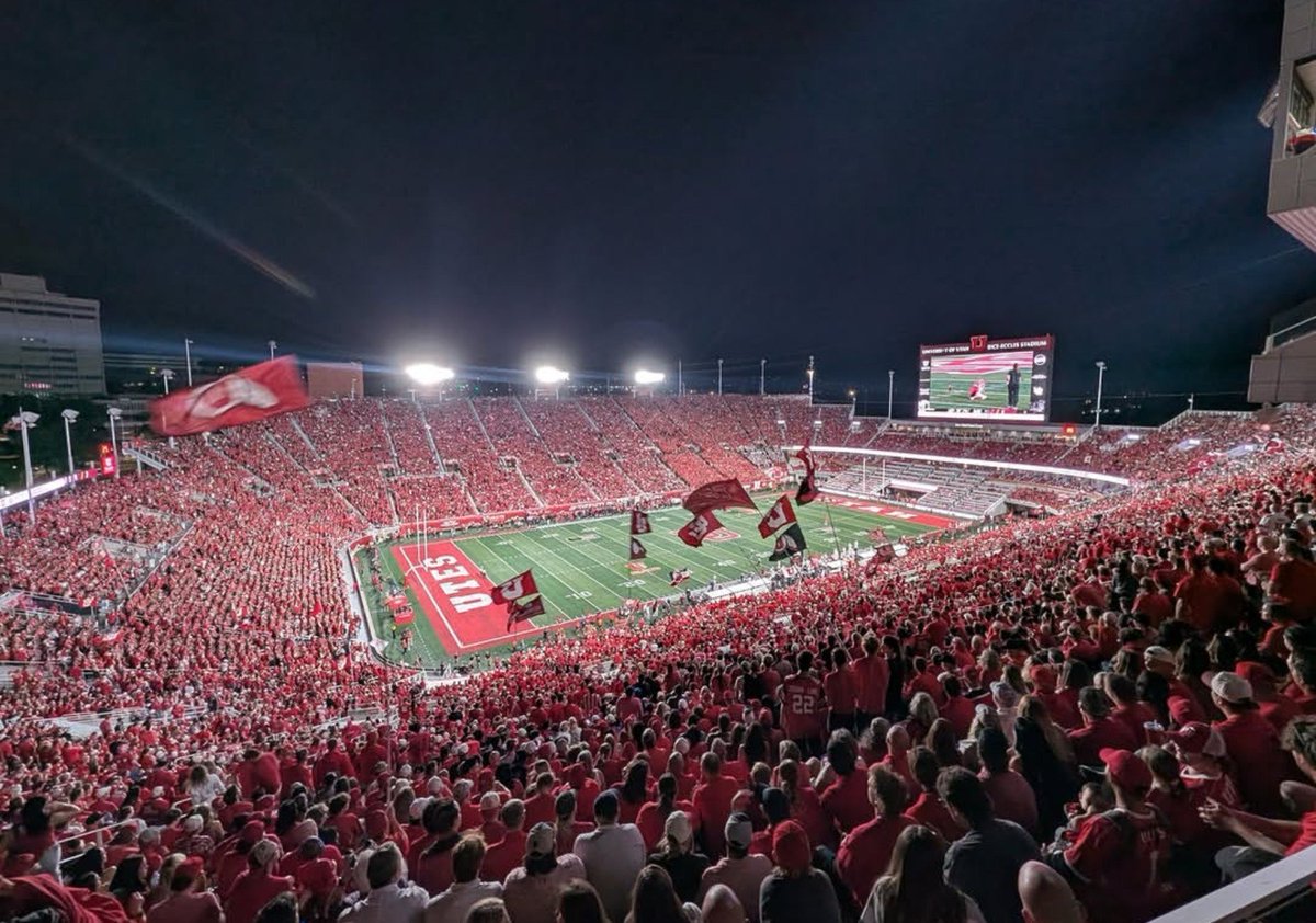 ScalleysBurnerr's tweet photo. Utah's last 4 Night Games:

Utah 42, Arizona State 10
Utah 53, Colorado 7
Utah 45, Cincinnati 14
Utah 43, Arkansas 10

Good luck Kansas. https://t.co/Qecz5e8Y5Q