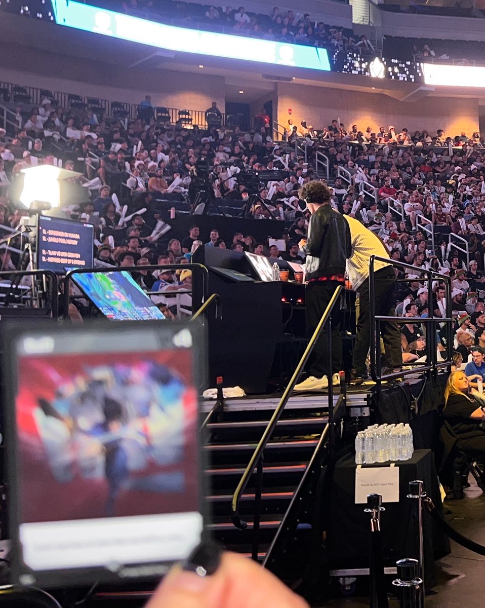 dRIFTBOUNDtcg's tweet photo. Absolute legends… in real life. Effin’ amazing..
@CAPTAINFLOWERS • @AzaelOfficial • @esports_kobe
I have a gift for you, and thank you for helping me be excited about something when post-gwot ptsd was after me.
#supportvets #riftbound #riot #lcs #lcsfinals https://t.co/DM4wFW37m2