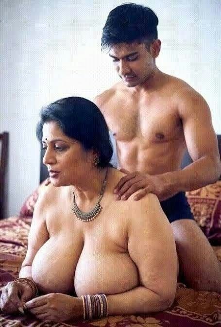 Momlovermylf's tweet photo. Me with my milf mommy🥵
#milfmommy https://t.co/v15LlUtpjP
