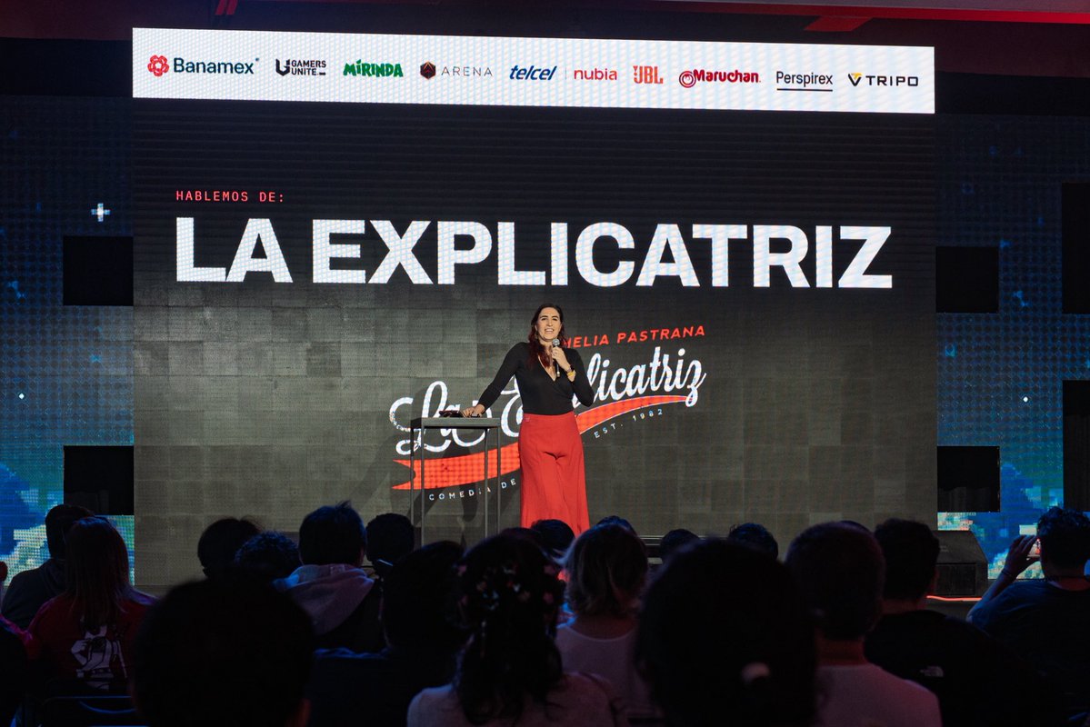 Superindiegam3s's tweet photo. 🙌🏻🙌🏻 ¡LA EXPLICATRÍZ HA HABLADO! 

@OphCourse vio y compartió su sabiduría con todos los asistentes de Banamex Super Indie Games. https://t.co/wnpVe2je0X