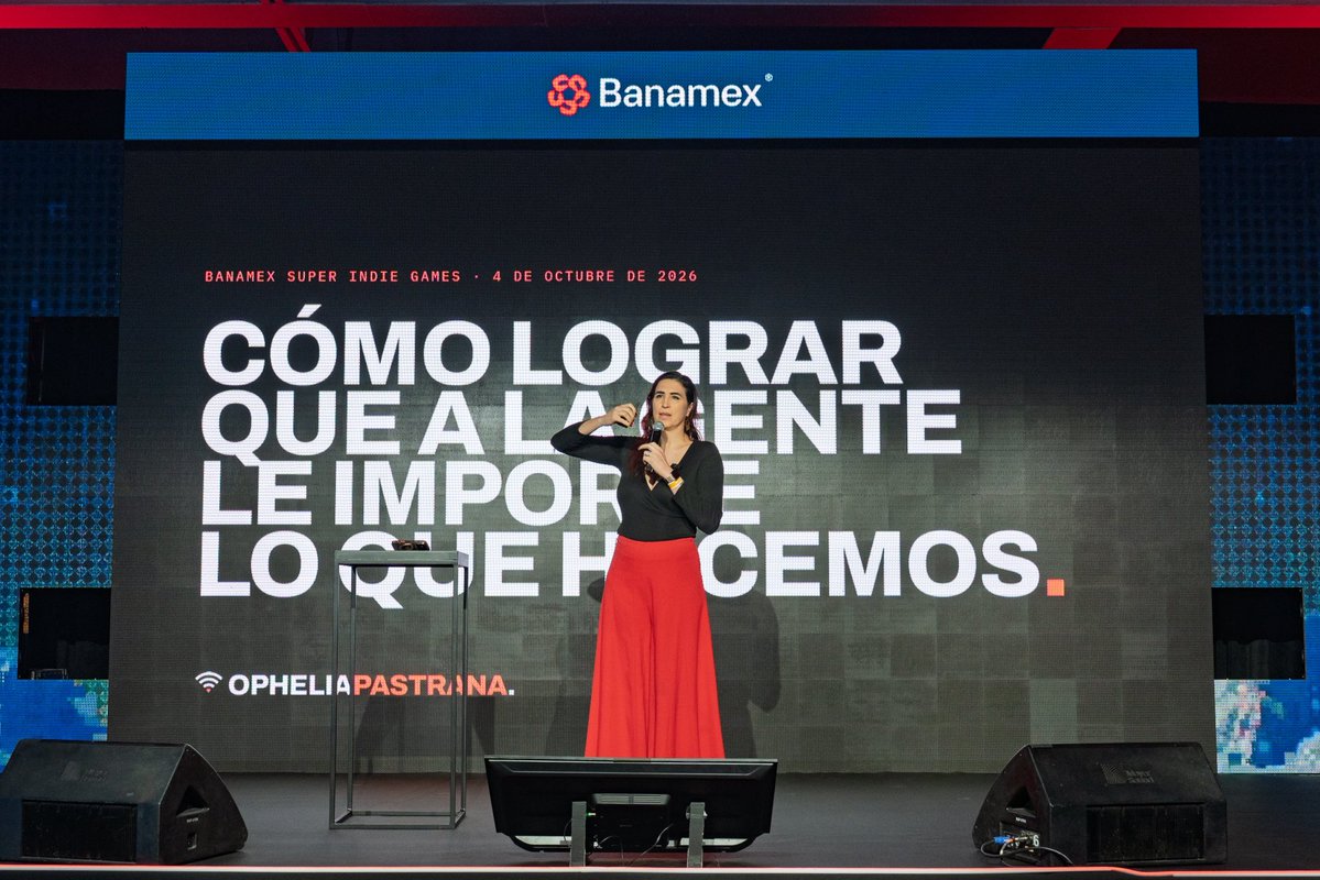 Superindiegam3s's tweet photo. 🙌🏻🙌🏻 ¡LA EXPLICATRÍZ HA HABLADO! 

@OphCourse vio y compartió su sabiduría con todos los asistentes de Banamex Super Indie Games. https://t.co/wnpVe2je0X