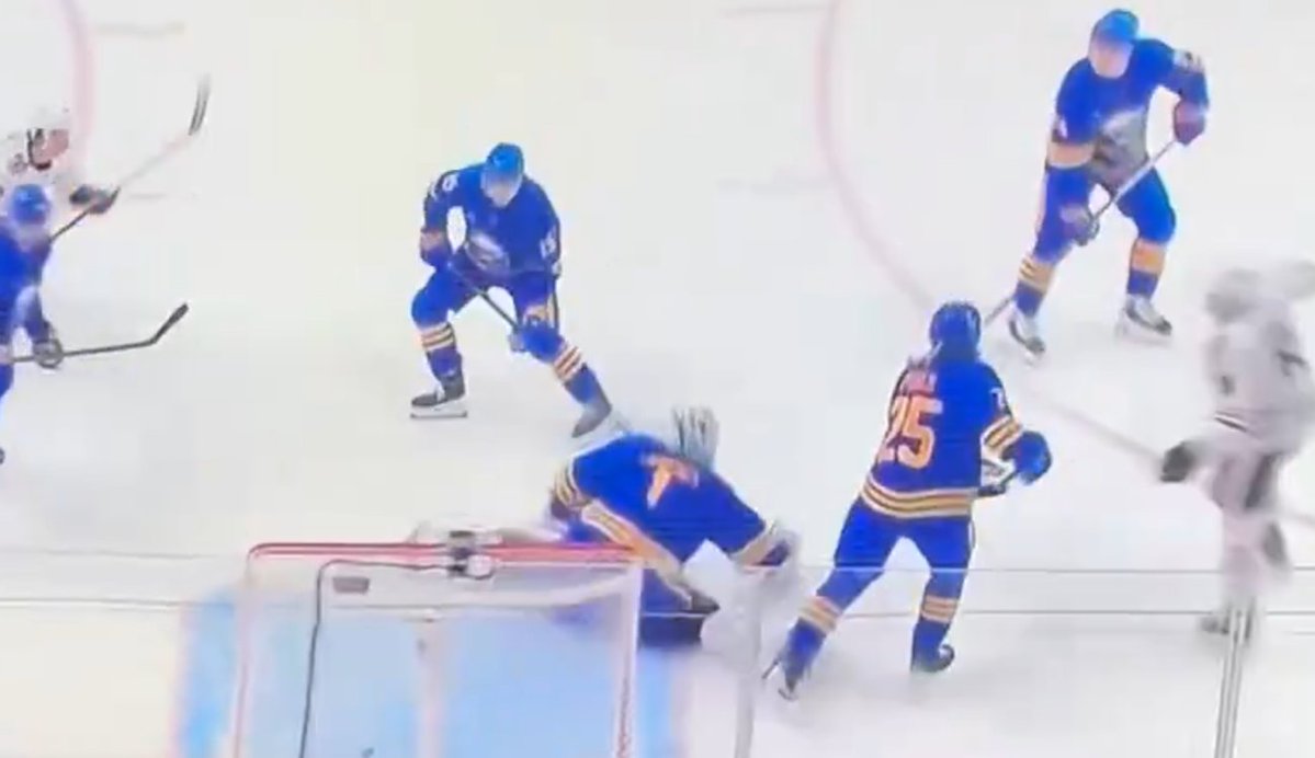 MeadowYori's tweet photo. @PuckSmartYT @sabresfan141 defend this, what is OP doing here https://t.co/y91BRbxOFe