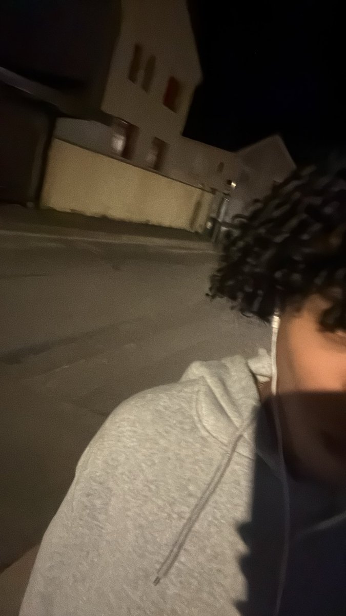 leptitchat77's tweet photo. balade nocturne https://t.co/9OskquL4i5