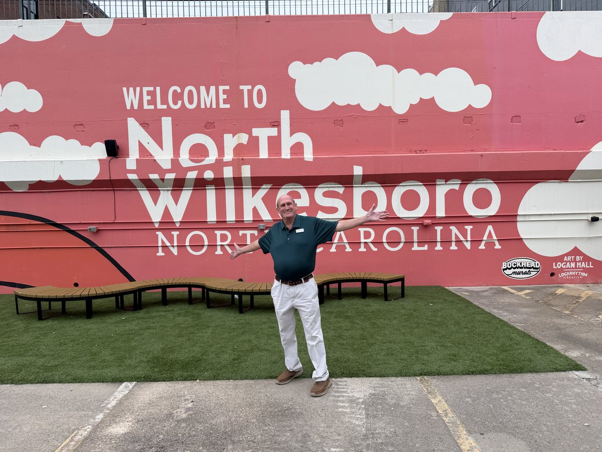 ChuckHubbardNC's tweet photo. Yesterday, I had the pleasure of attending the Caldwell County Community Voter Party with NC Superintendent of Public Instruction Mo Green and local candidates, then finished the day at the Brushy Mountain Apple Festival in Wilkesboro!
#wnc #ncpol #midterms #vote https://t.co/bJNxUIakfu