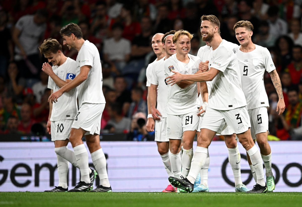 GoalJP_Official's tweet photo. 🇵🇹 ポルトガルが勝利 🇳🇴

ノルウェーに先制を許したポルトガル。

ジョアン・カンセロのスーパーゴールで追いつくと、ゴンサロ・ラモスが決勝点。ネーションズリーグで4連勝を達成した。

ポルトガル 2-1 ノルウェー https://t.co/bYcn0r3hIn