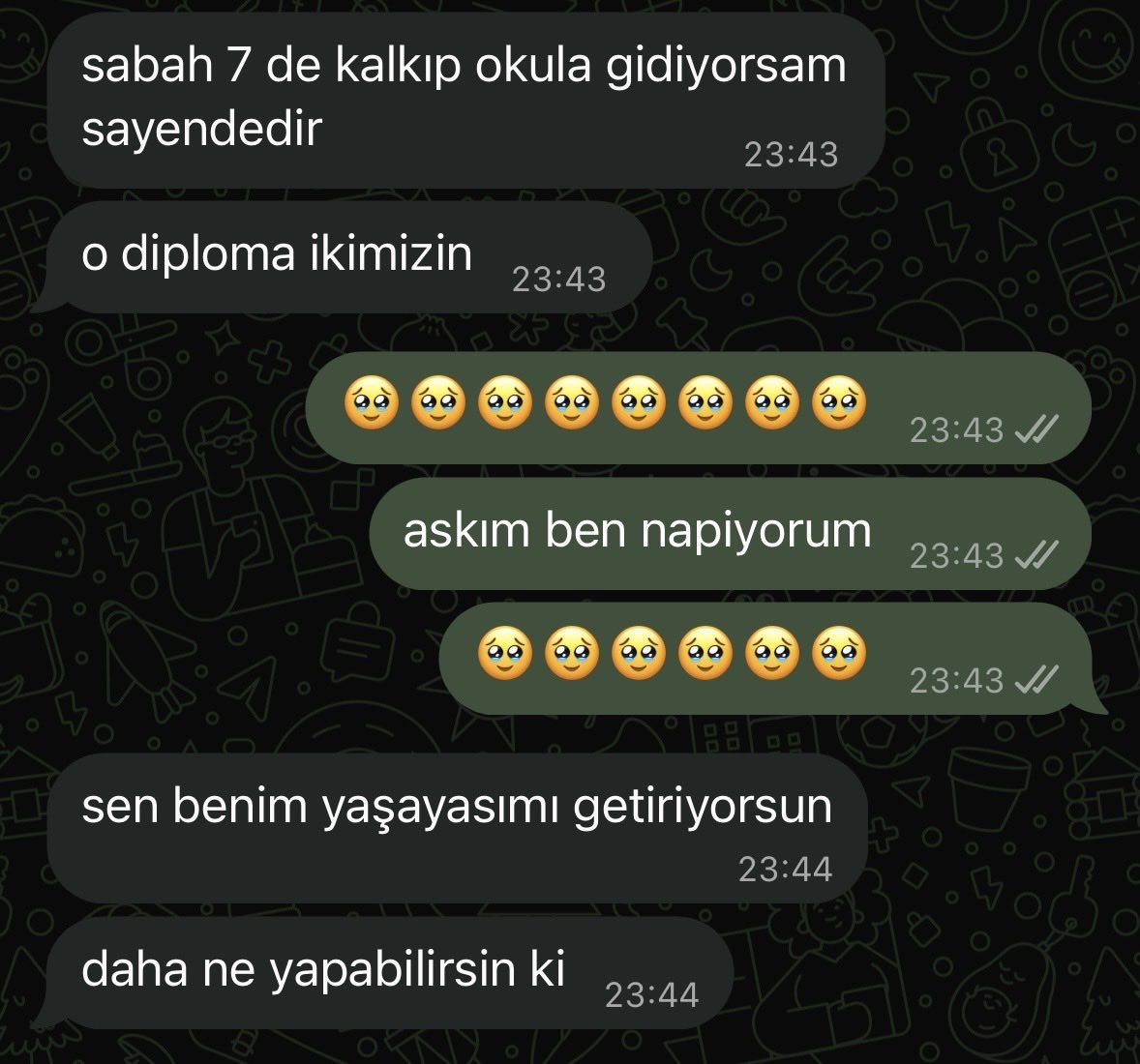 darmadumanmis's tweet photo. seni seviyorum demese de olur https://t.co/inL2YRr3JG