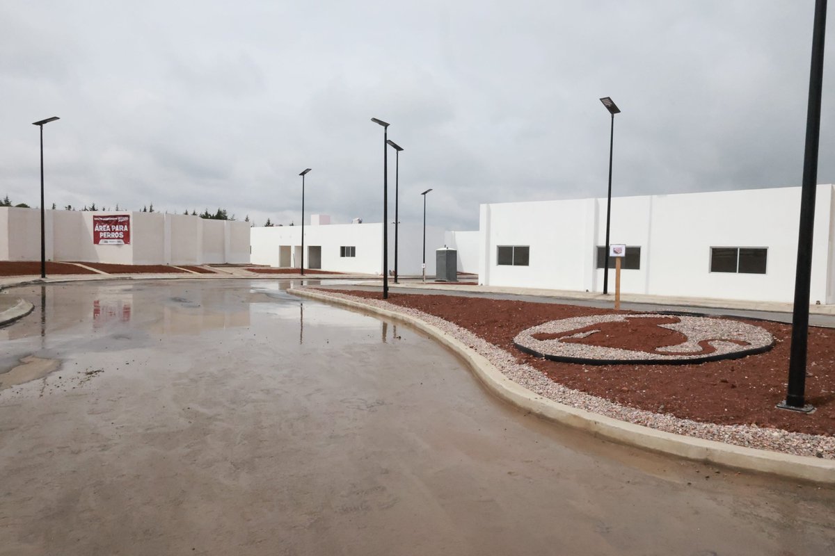 MxInteraccion's tweet photo. Centro de atención para seres sintientes más grande del mundo en Puebla @armentapuebla_ 

Gobierno estatal convoca a especialistas, asociaciones protectoras y voluntariado a participar en su operación y fortalecer adopción responsable @DIBAGobPue 🫶🐶🐕
 🔗https://t.co/pddTr5hPH2 https://t.co/rUC8w2bRK0