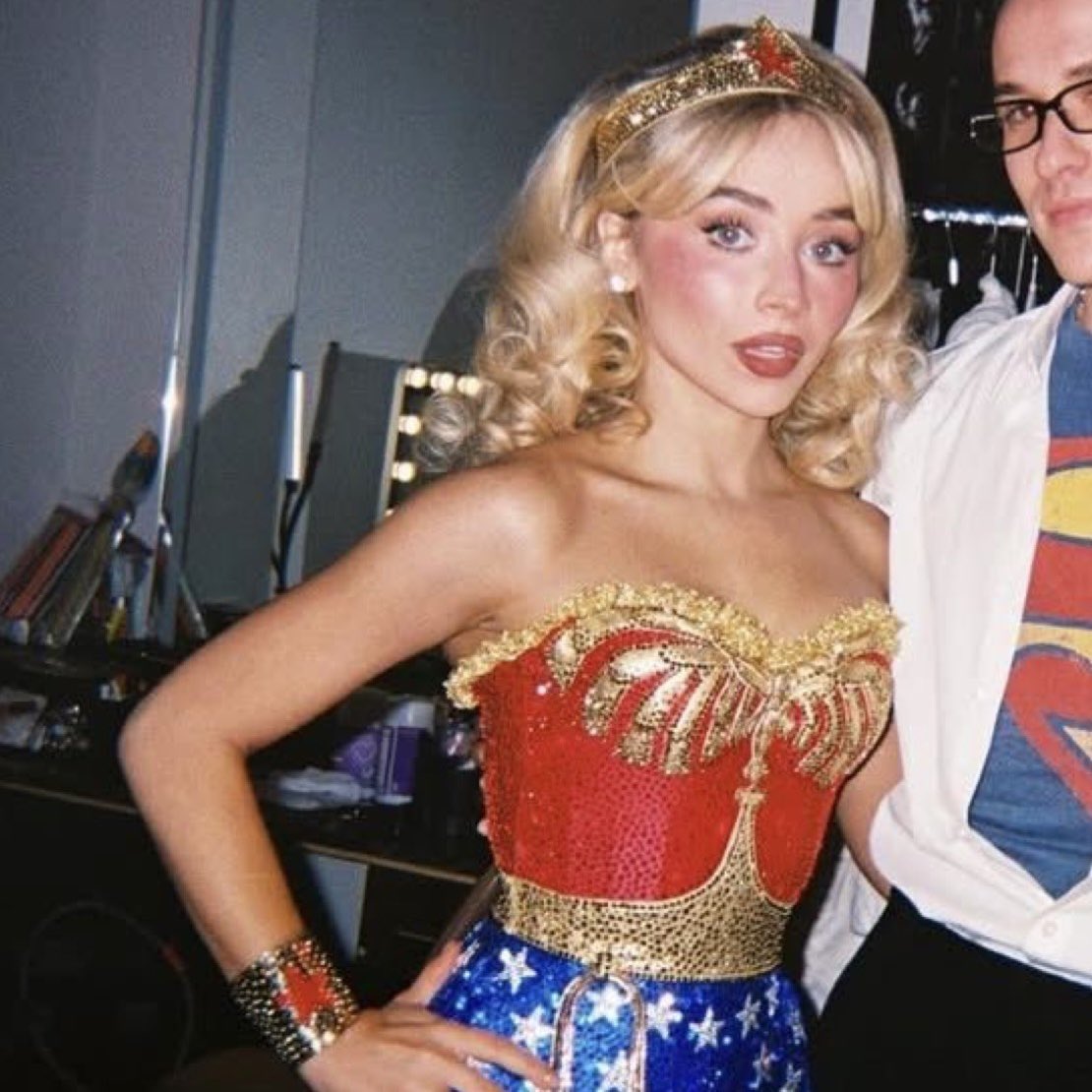 lietolia's tweet photo. fuck anyone who got to experience sab performing as wonder woman 😭😭😭 https://t.co/ipYX1RZ0zT
