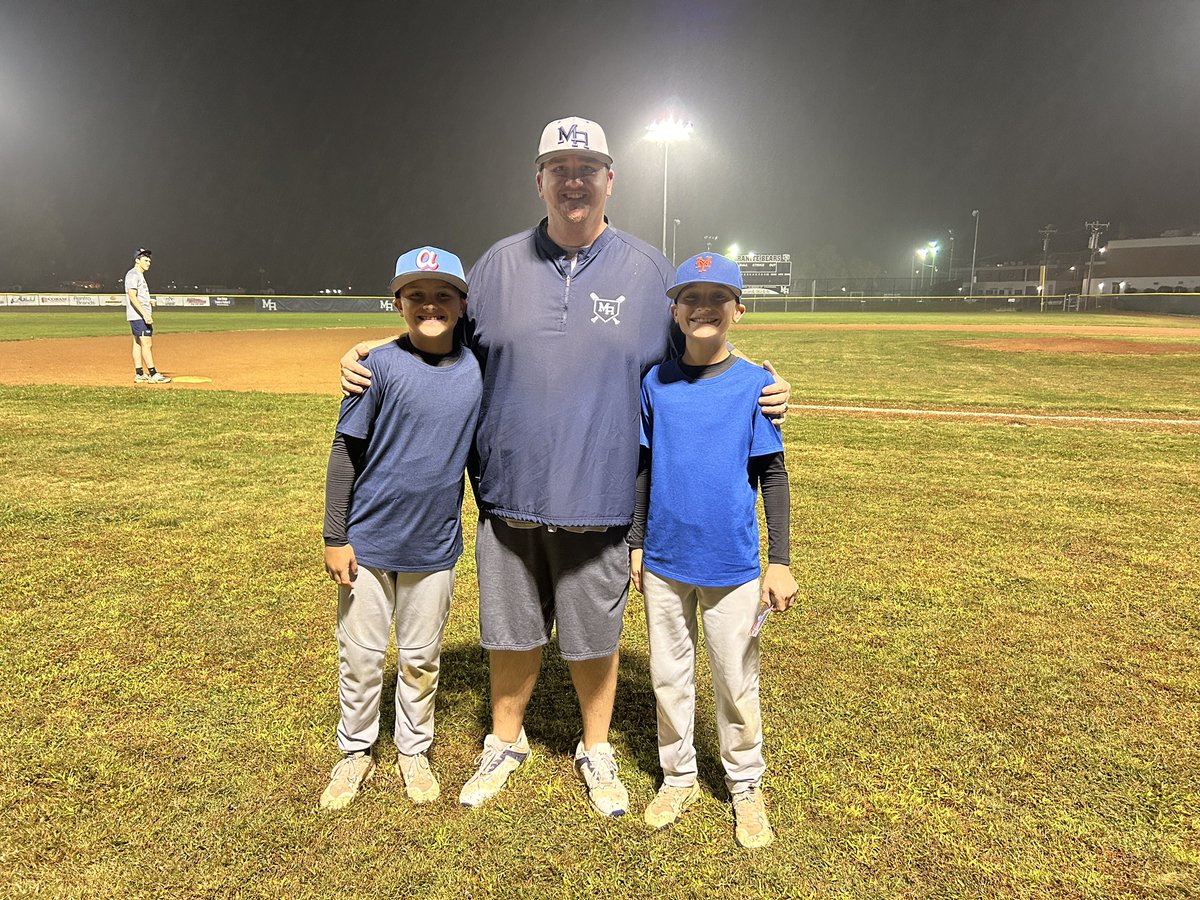 GraniteBears's tweet photo. 1st @bearbaseball26 Camp was 🔥🔥
shout-out to Coach Caleb Thomas, former MLB &amp; Surry County’s own Danny Sheaffer , the Players &amp; especially the Campers who got the work in! GO 🐻⚾️ @MACSchools @MABearHistorian @MrCoryLeeSmith https://t.co/9TzOtl5mrn