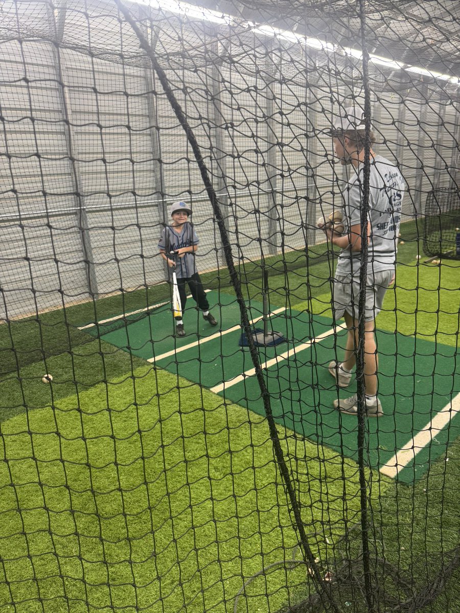 GraniteBears's tweet photo. 1st @bearbaseball26 Camp was 🔥🔥
shout-out to Coach Caleb Thomas, former MLB &amp; Surry County’s own Danny Sheaffer , the Players &amp; especially the Campers who got the work in! GO 🐻⚾️ @MACSchools @MABearHistorian @MrCoryLeeSmith https://t.co/9TzOtl5mrn