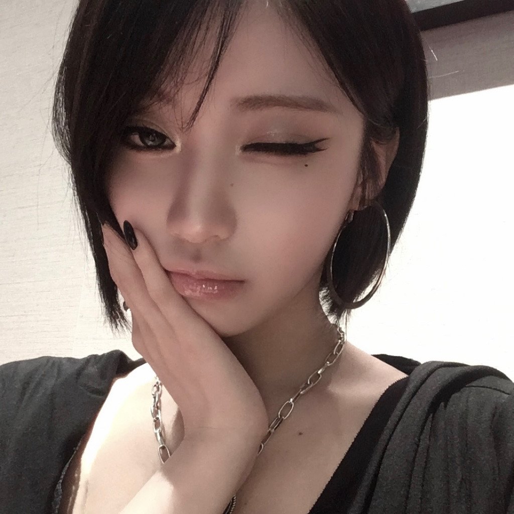 BABYMONSTERNEW's tweet photo. 260104 #ASA #ENAMIASA Weverse Update
Noir state of mind🖤
#BABYMONSTER #베이비몬스터 https://t.co/bby0tSYSUz