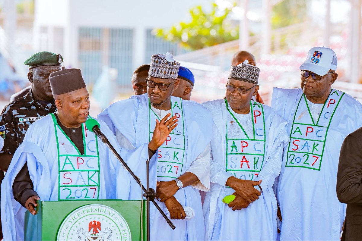 officialSKSM's tweet photo. While in Katsina, Vice President @KashimSM also witnessed the reception of prominent political decampees into the All Progressives Congress (@OfficialAPCNg), led by former Secretary to the Katsina State Government, Dr. Mustapha Inuwa, and other stalwarts, including 8 National Assembly aspirants, 18 State House of Assembly aspirants and several political leaders from opposition parties.