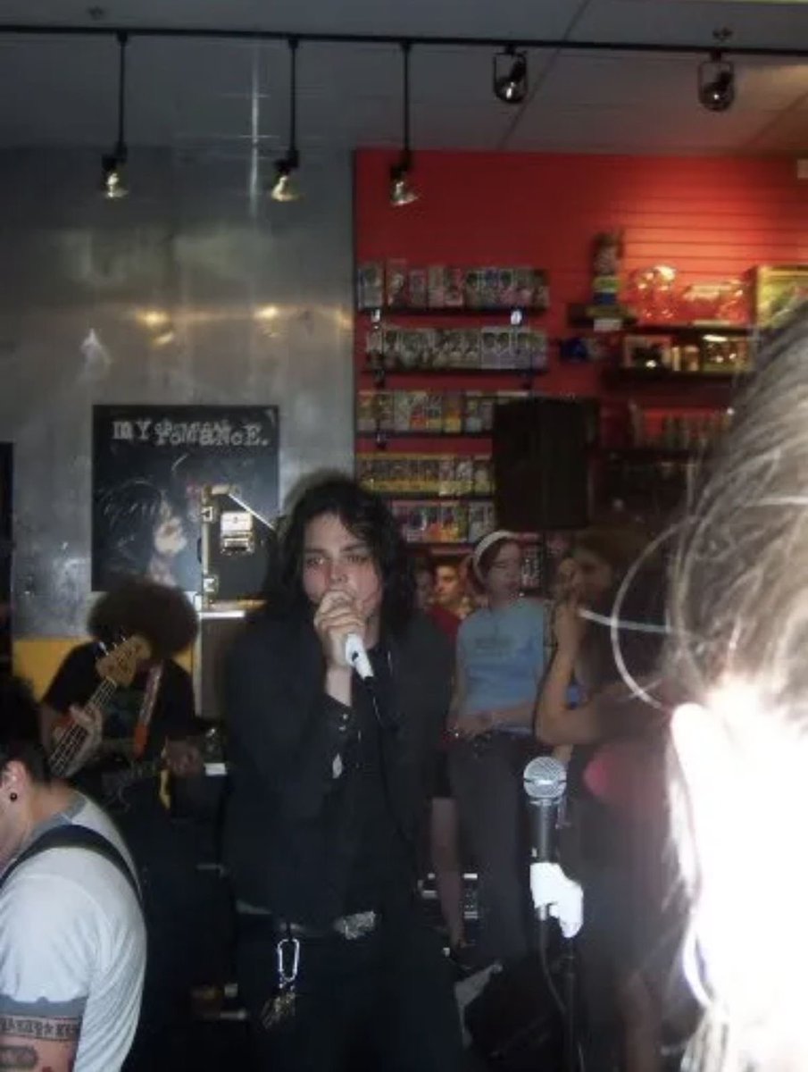 torosundae's tweet photo. . perverted he/she/they 2000s gerard save me https://t.co/htpJaFJOdg