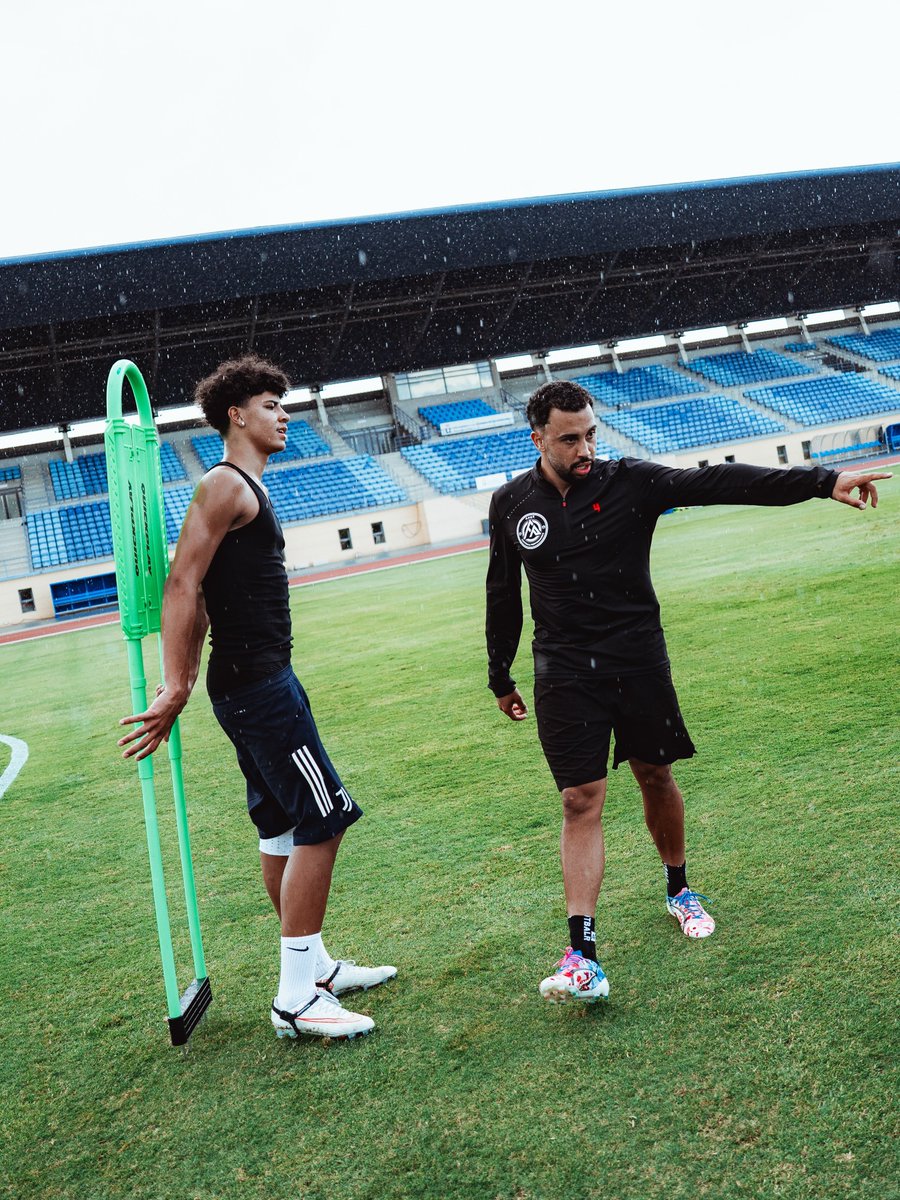 CallHimGoat's tweet photo. كريستيانينهو 🥶🖤 https://t.co/yfwiRyVHWB