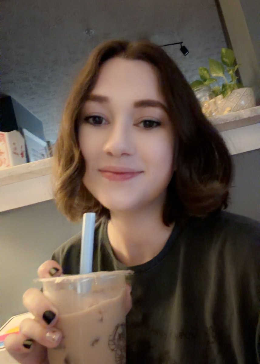nvareads's tweet photo. got a haircut + boba today 💇🏻‍♀️🧋 https://t.co/CCdI31yZJM