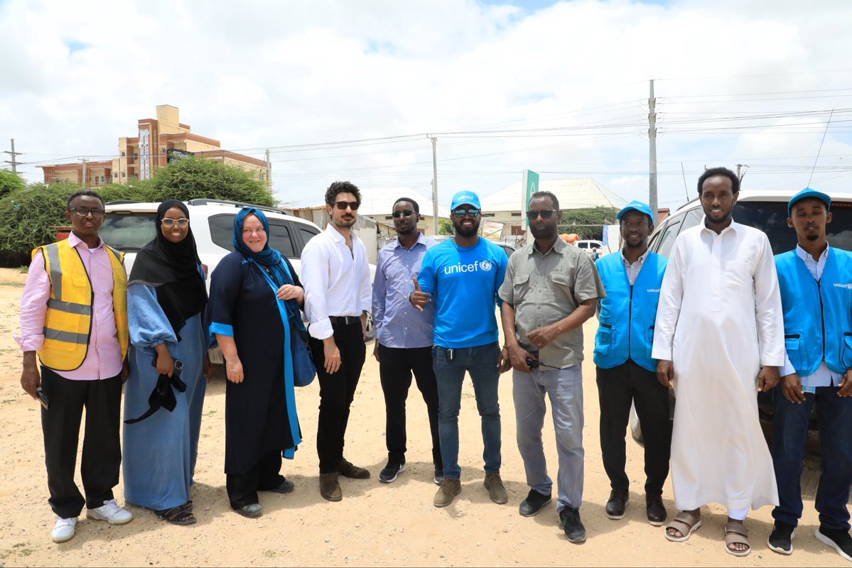 NBS_Somalia's tweet photo. SNBS hosted a joint UNICEF delegation from Regional Office (ESARO) & Somalia Country Office at its headquarters in Mogadishu. The delegation was led by Hrayr Wannis, Monitoring Manager at UNICEF ESARO & Ephrem Belay, Chief of Planning, Monitoring & Evaluation at UNICEF Somalia.

The delegation was received by Mr. Abdirahman Omar Dahir, SNBS Deputy Director General, accompanied by Said Abdilahi Abdi, Director of Population & Social Statistics & MICS7 core team. The team briefed the delegation on ongoing fieldwork, including data collection progress, field coordination and supervision & data quality monitoring.

The delegation subsequently joined MICS7 team on a field visit, observing household interviews & data collection procedures & engaging with field teams. The visit highlighted the progress of MICS7 & reaffirmed the continued partnership between SNBS and UNICEF in strengthening production & use of quality data for Somalia’s development priorities. @AbdisalamHumbul @abdirahm_omar