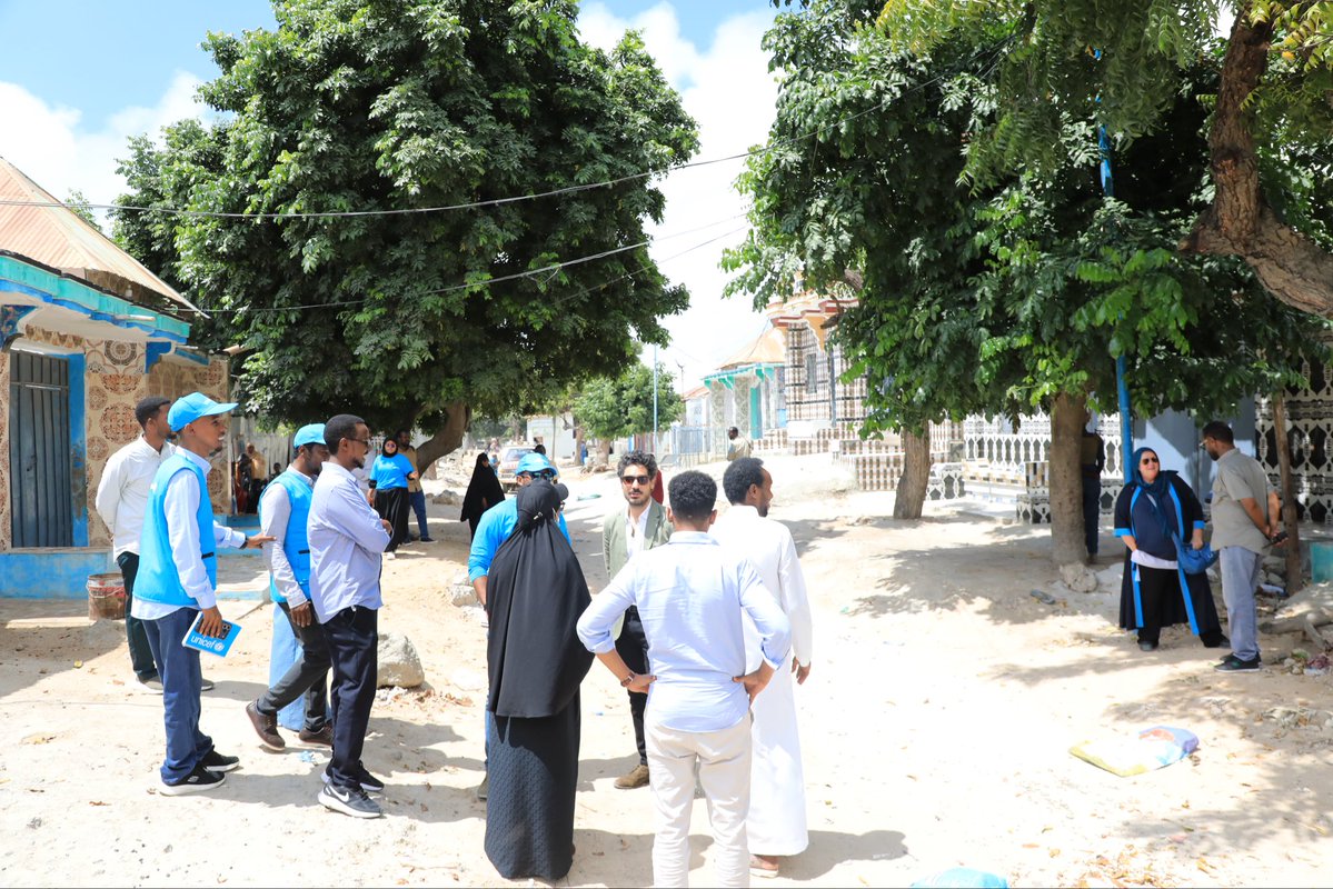 NBS_Somalia's tweet photo. SNBS hosted a joint UNICEF delegation from Regional Office (ESARO) & Somalia Country Office at its headquarters in Mogadishu. The delegation was led by Hrayr Wannis, Monitoring Manager at UNICEF ESARO & Ephrem Belay, Chief of Planning, Monitoring & Evaluation at UNICEF Somalia.

The delegation was received by Mr. Abdirahman Omar Dahir, SNBS Deputy Director General, accompanied by Said Abdilahi Abdi, Director of Population & Social Statistics & MICS7 core team. The team briefed the delegation on ongoing fieldwork, including data collection progress, field coordination and supervision & data quality monitoring.

The delegation subsequently joined MICS7 team on a field visit, observing household interviews & data collection procedures & engaging with field teams. The visit highlighted the progress of MICS7 & reaffirmed the continued partnership between SNBS and UNICEF in strengthening production & use of quality data for Somalia’s development priorities. @AbdisalamHumbul @abdirahm_omar