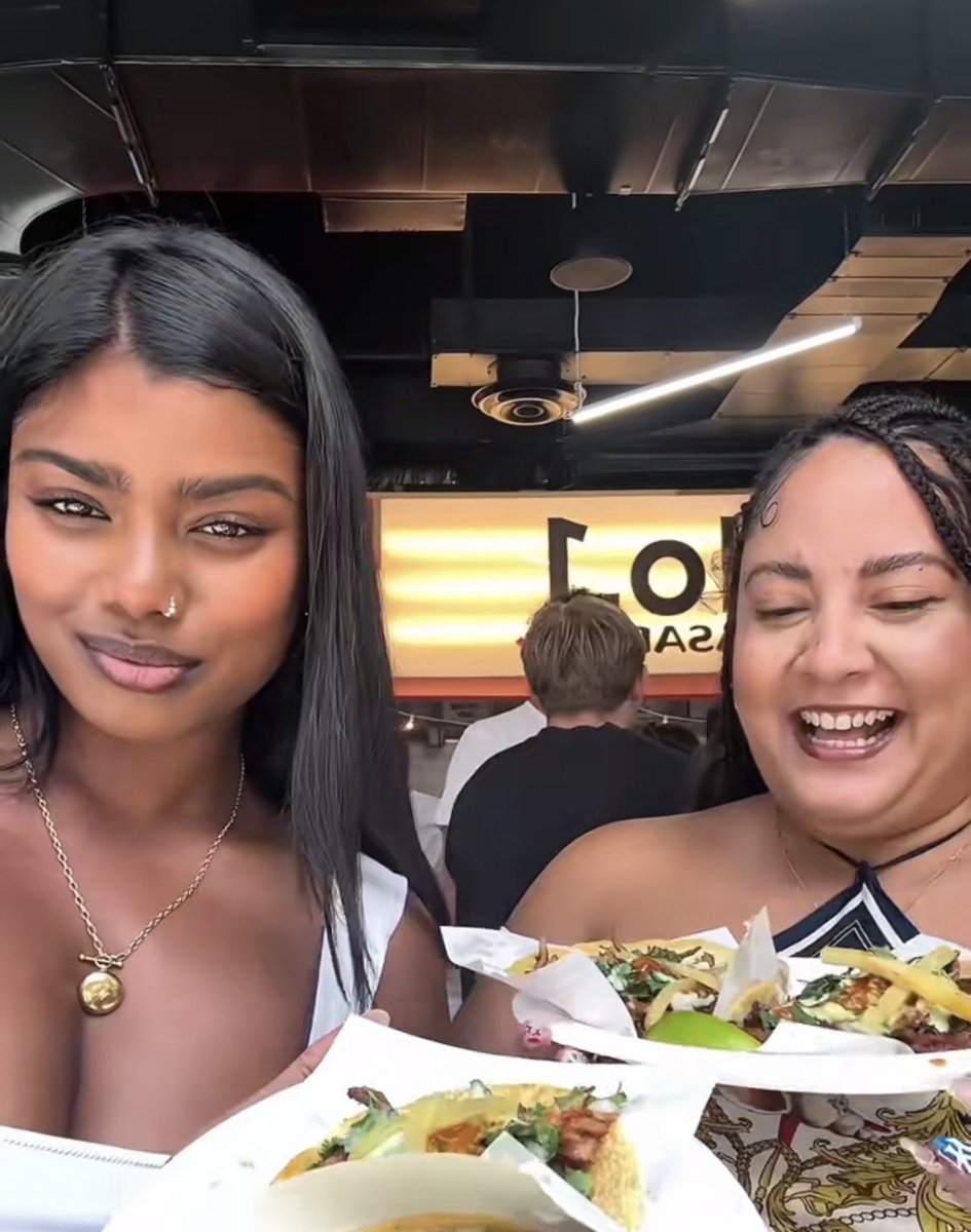 wada223's tweet photo. @sassinoo @BTCHypeS @novvachanges Nigga im obsessed with looks

This bitch is chopped asf with no lighting+makeup and the boyfriend is a gymbro incel

>I rather reproduce with the chick on the left than any ltn-subhuman white women https://t.co/1QNJFsvF2b