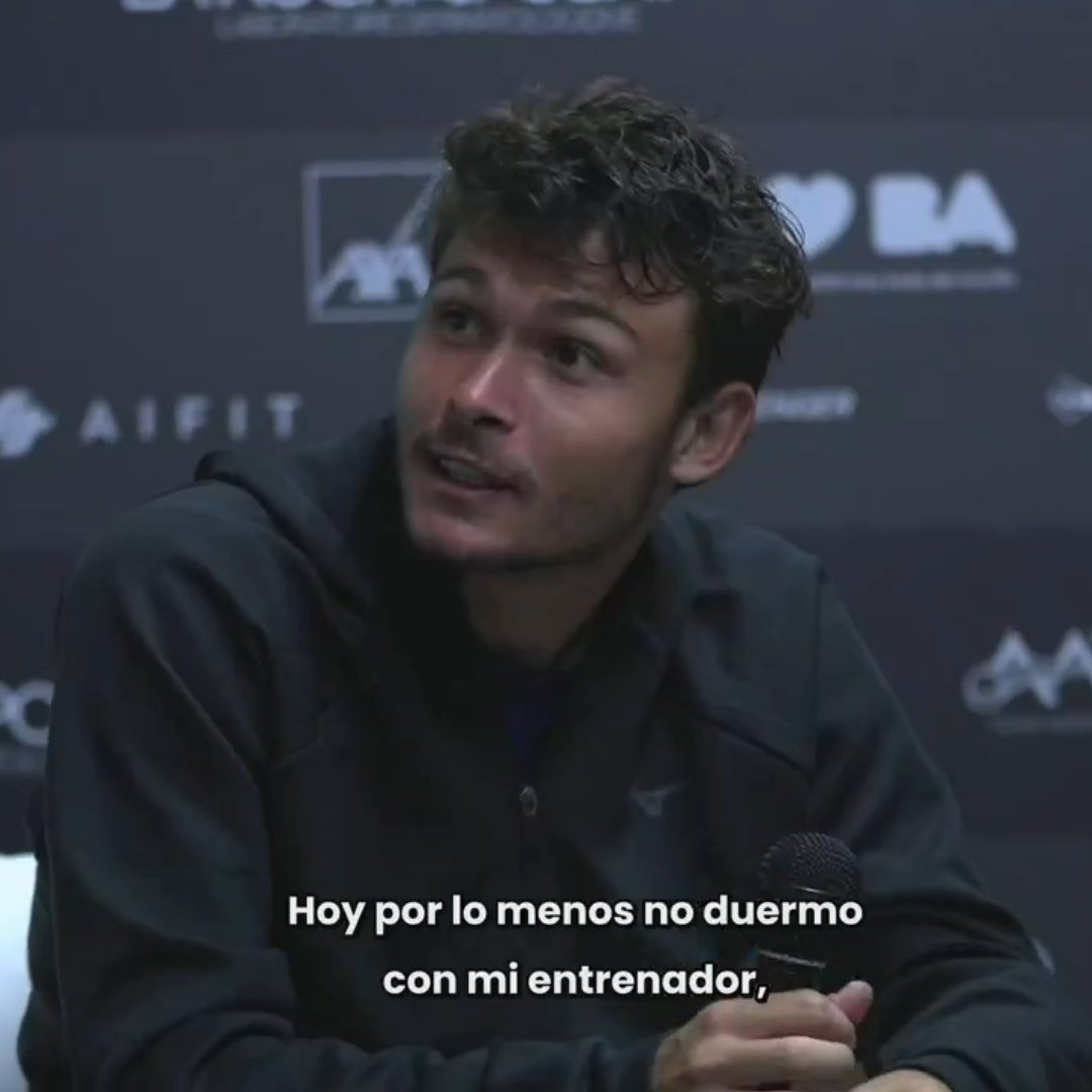 tsitsidees's tweet photo. alex out of context https://t.co/ReusHJCjV2