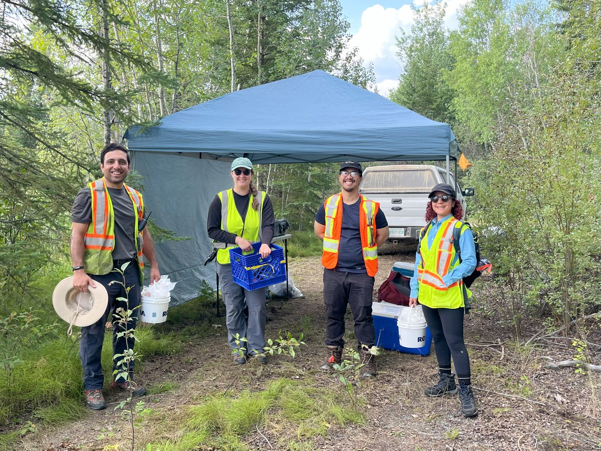 CanLightSource's tweet photo. Researchers @usask are studying where harmful and useful metals are located in mine #tailings and how they're attached to minerals. This work can help predict when the dangerous types might move into water and harm people &amp; wildlife. https://t.co/ydXUVdInBw
#ResearchInAction https://t.co/QRbydObhrr