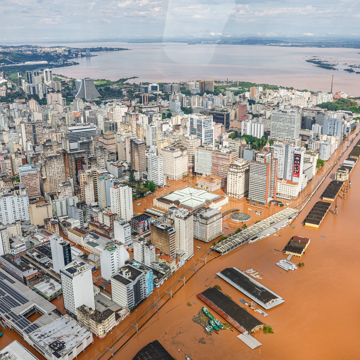 poptime's tweet photo. 🚨 No Rio Grande do Sul, não só um, mas DOIS casos de urnas com o número '3' colado foram registrados, impedindo que pessoas votassem no Presidente Lula. https://t.co/7Q9E4IYUVh