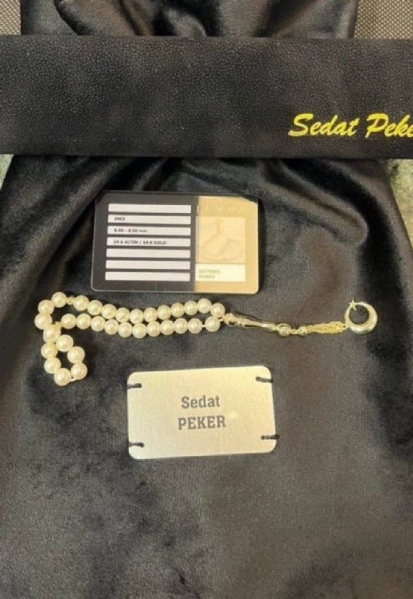 rsp_aserkan's tweet photo. KIYMETLİ REİSİM @sedat_peker 

UZUN ZAMANDIR ONAYINIZI  BEKLEDİĞİM ŞEREFLE  Bİ ÖMÜR TAŞIYACAGIM TESBİHİN HAYALİNİ KURUYORUM 

İNANIYORUM Kİ PAYLAŞIMIMI GÖRDÜĞÜNÜZ DE BENİ ONURLANDIRACAKSINIZ 

HÜRMETLE ELLERİNİZ DEN ÖPERİM 
SONSUZ SADAKAT VE SEVGİYLE
#SedatPeker https://t.co/xkYNNgUert