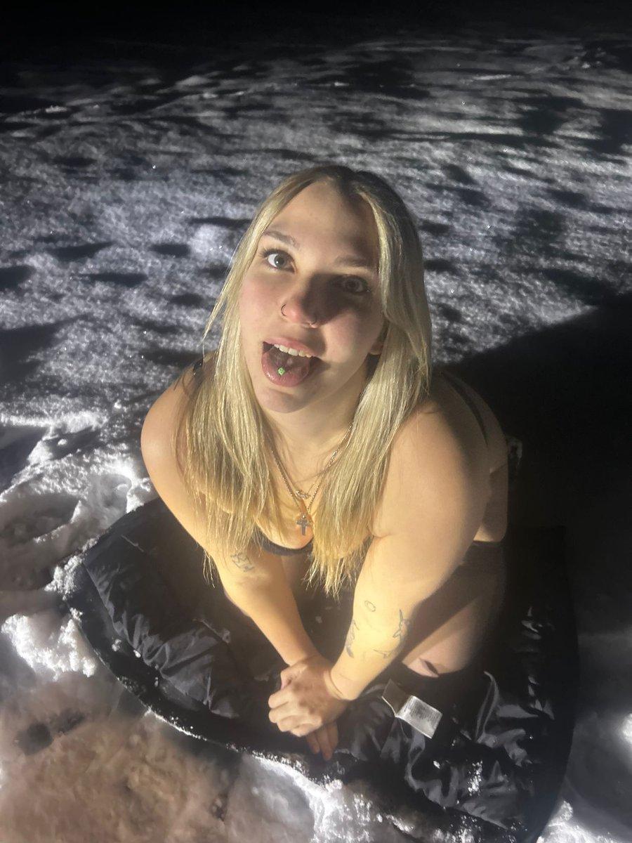 ChloeDevereauxx's tweet photo. Which version of me are you choosing tonight? π
#NSFW #canadianmade #blondie
https://t.co/my3y0FdeeX⦠https://t.co/ncyrlvu74b