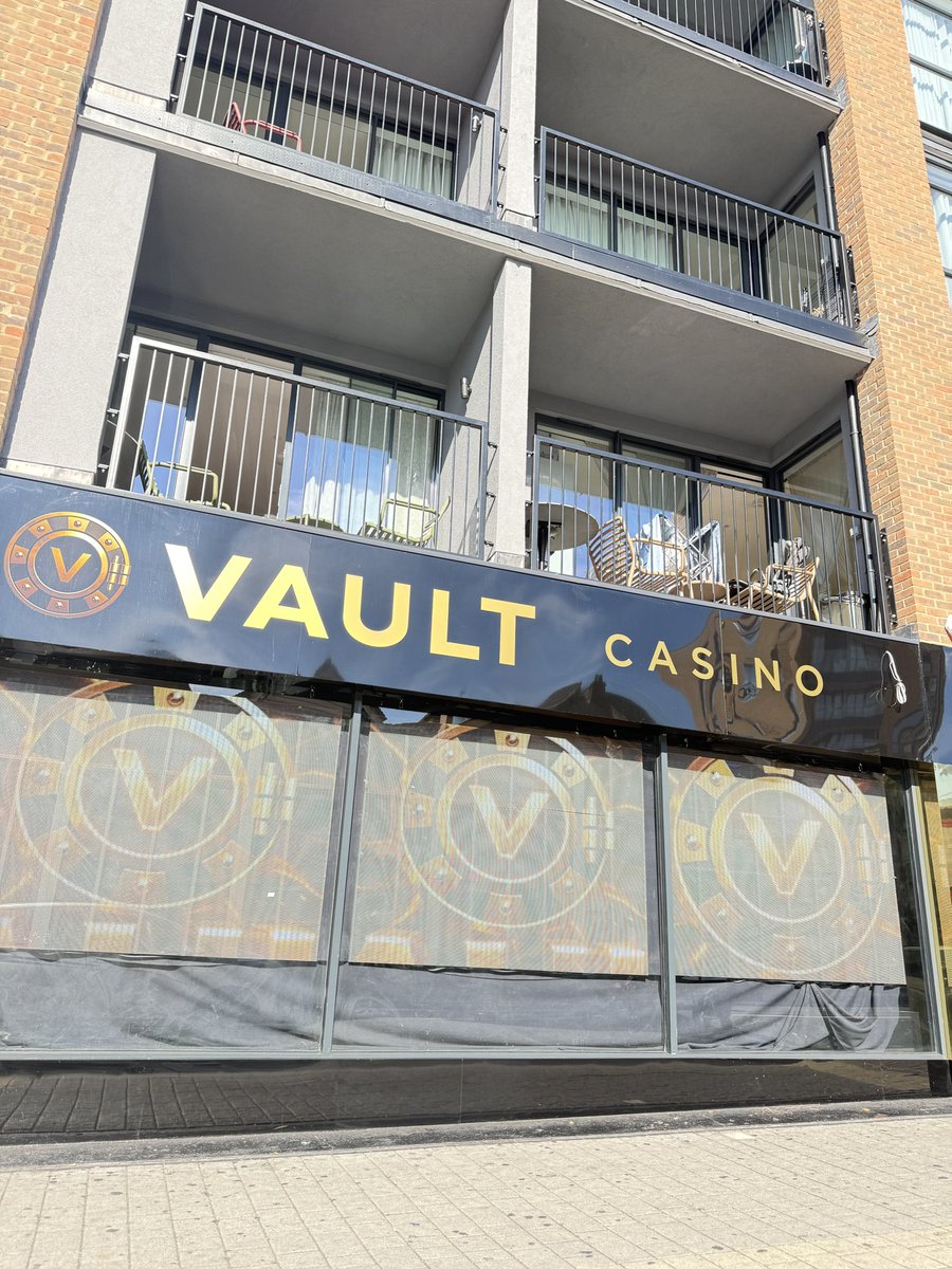 BrentMuslimActn's tweet photo. Why has a massive casino opened up on Wembley high road ?

Thought @Brent_Council used the no casino campaign in recent elections?

https://t.co/UEbDh3o8Ox

@WembleyMatters https://t.co/HJsFygMbvT