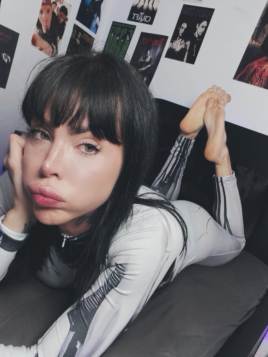 Bibithebrat's tweet photo. Pretty trans girl https://t.co/AeEJyYrglu
