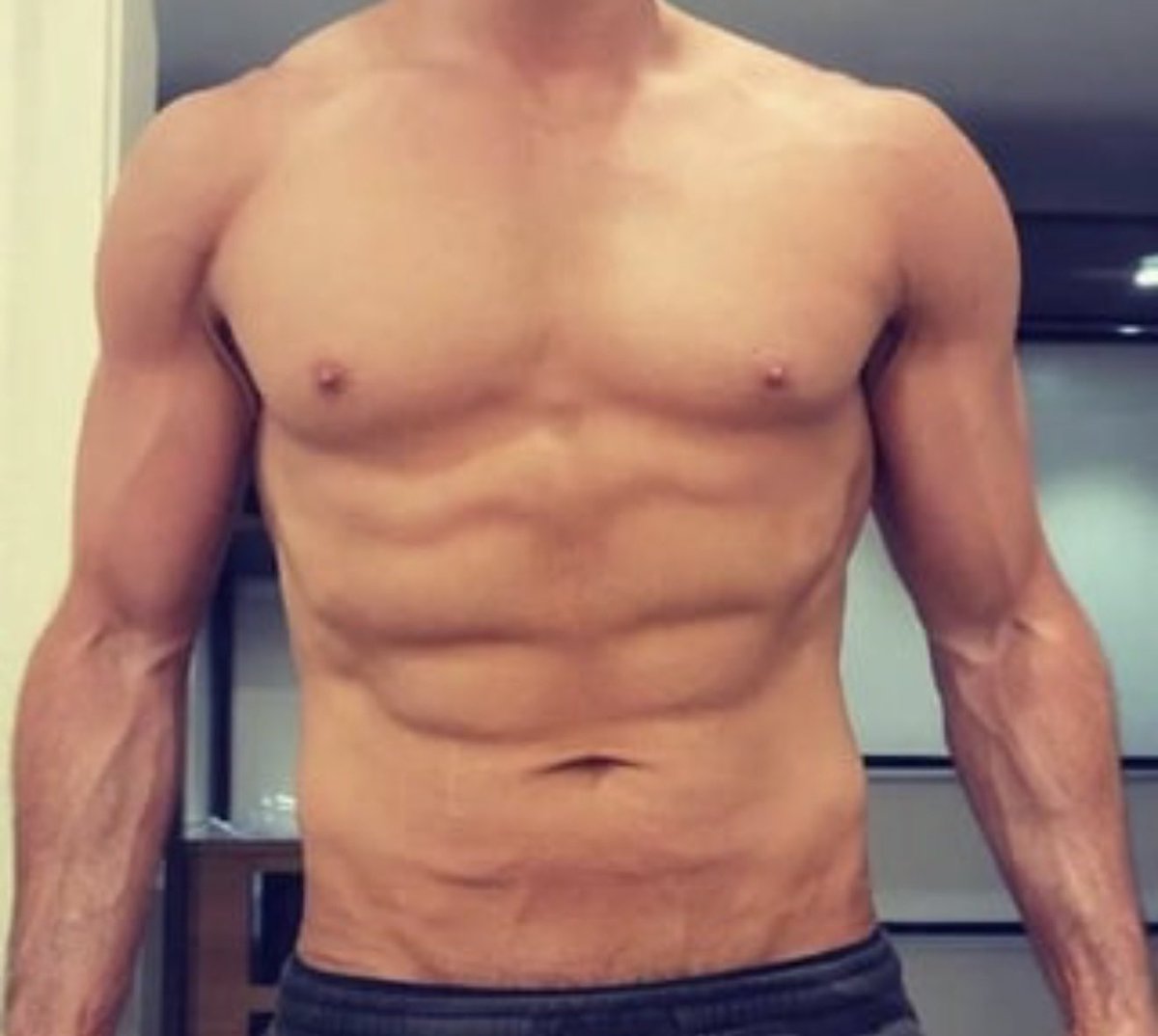 SubmitAtWill's tweet photo. Cheese grater abs. https://t.co/Wkr1uiUV0a