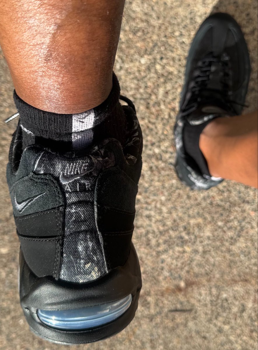 hisexcellence79's tweet photo. Workout time 😤💪🏽

#kotd
#unds
#snkrskickcheck

@nikestore 

Nike Air Max 95 RealTree Camo https://t.co/SSDjVJeC5l