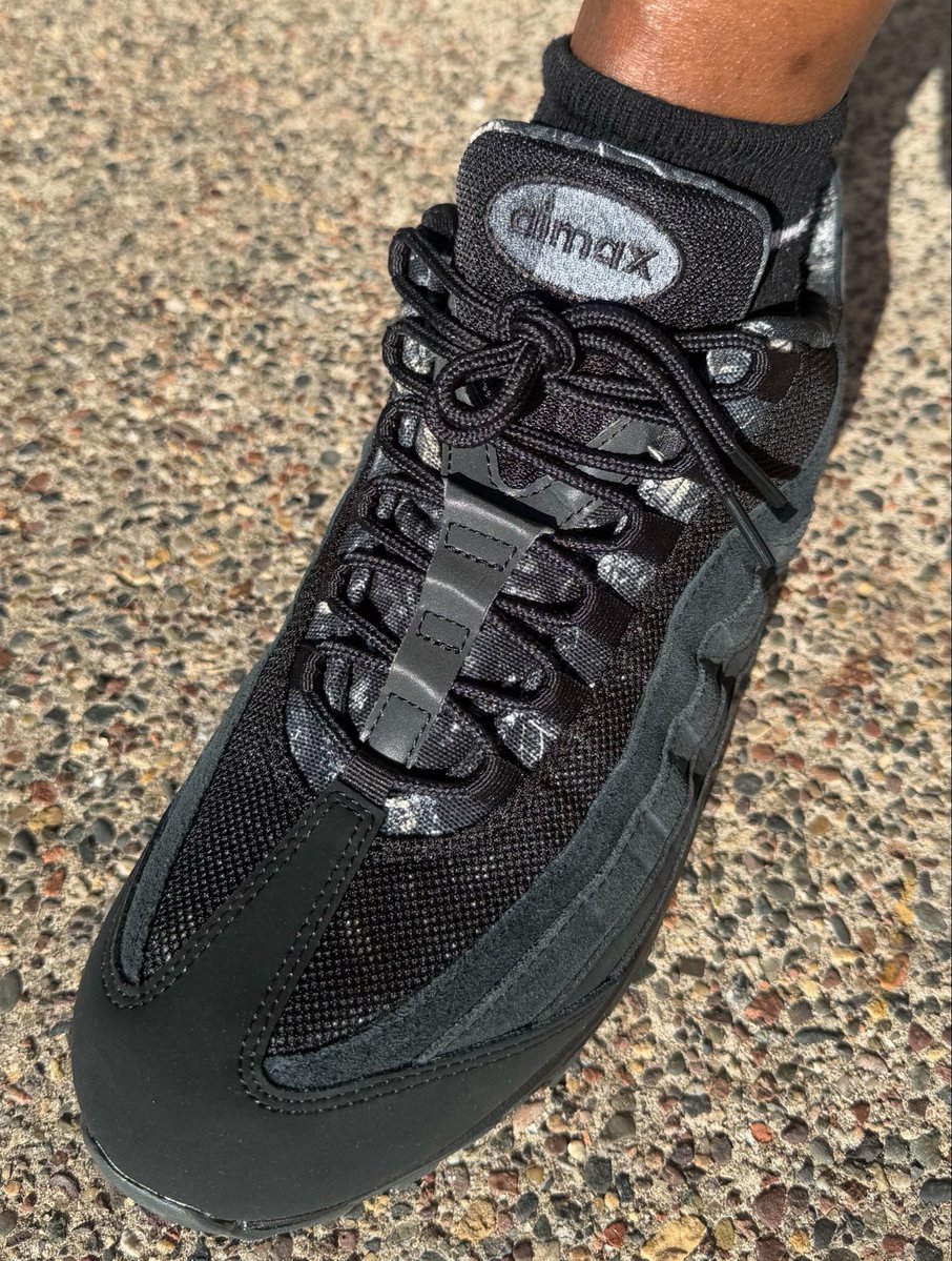 hisexcellence79's tweet photo. Workout time 😤💪🏽

#kotd
#unds
#snkrskickcheck

@nikestore 

Nike Air Max 95 RealTree Camo https://t.co/SSDjVJeC5l