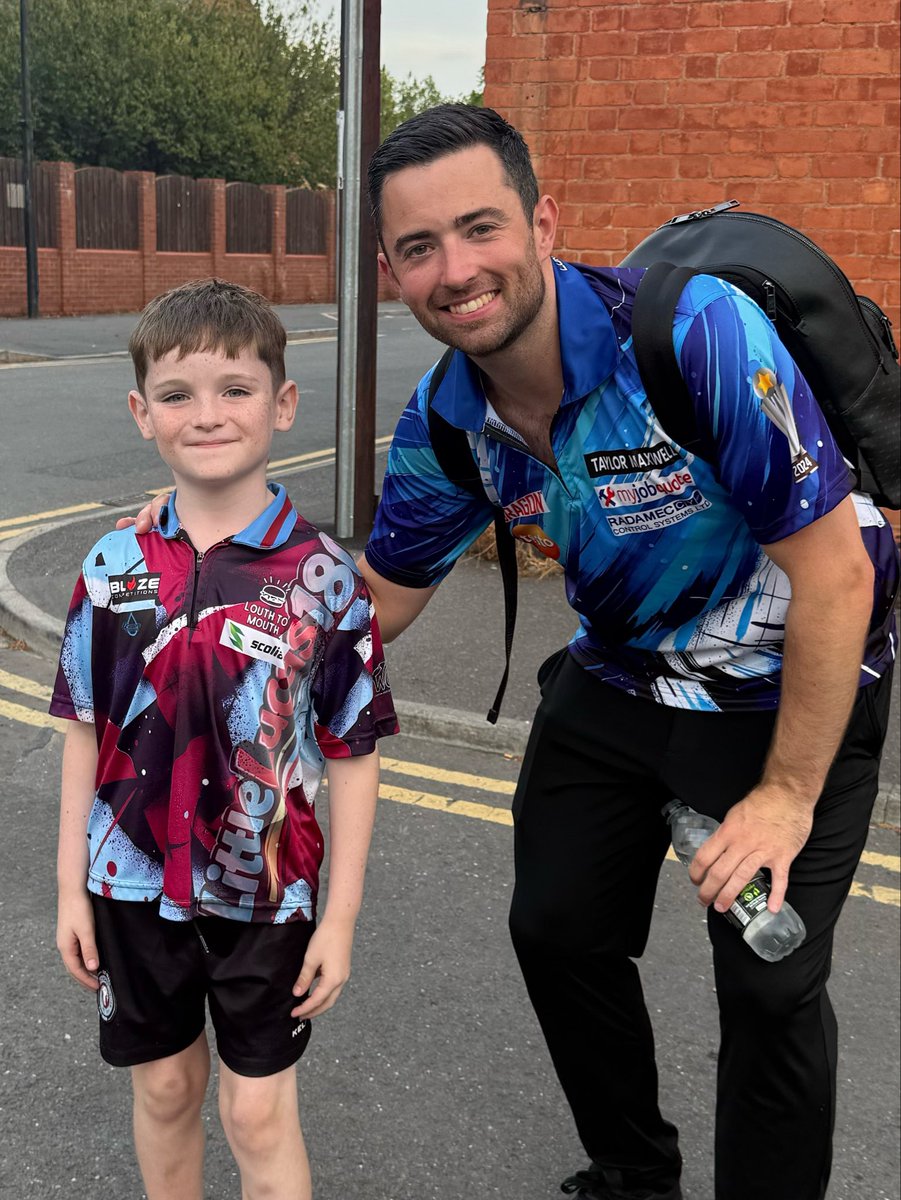 LittleLucas180's tweet photo. @lukehumphries180 what a game!! Grand Prix champion #Darts #DartsCommunity #LukeHumphries #Champion @reddragondarts @officialpdc https://t.co/r2Bny85bXi