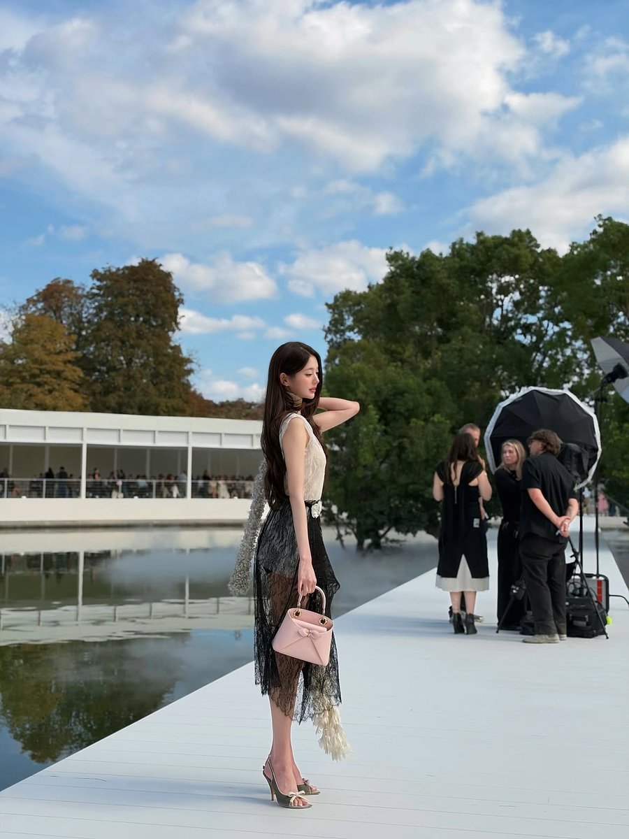 wonnyyoungw's tweet photo. Queen of Dior🤍🤍 https://t.co/IbJ7tndLya