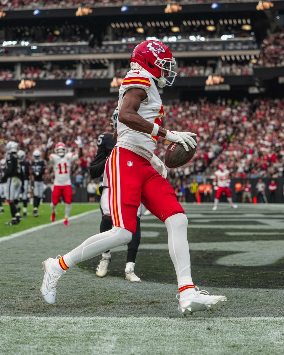 Chiefs's tweet photo. We think we've seen this one before 👀 https://t.co/IPLetvY1vM