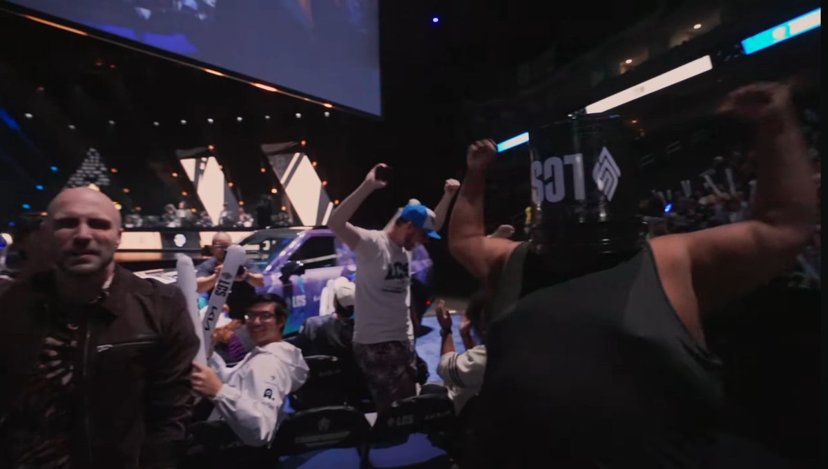 berserkersgf's tweet photo. This is what you're missing by not watching LCS btw!! https://t.co/cIyqkjdCtX