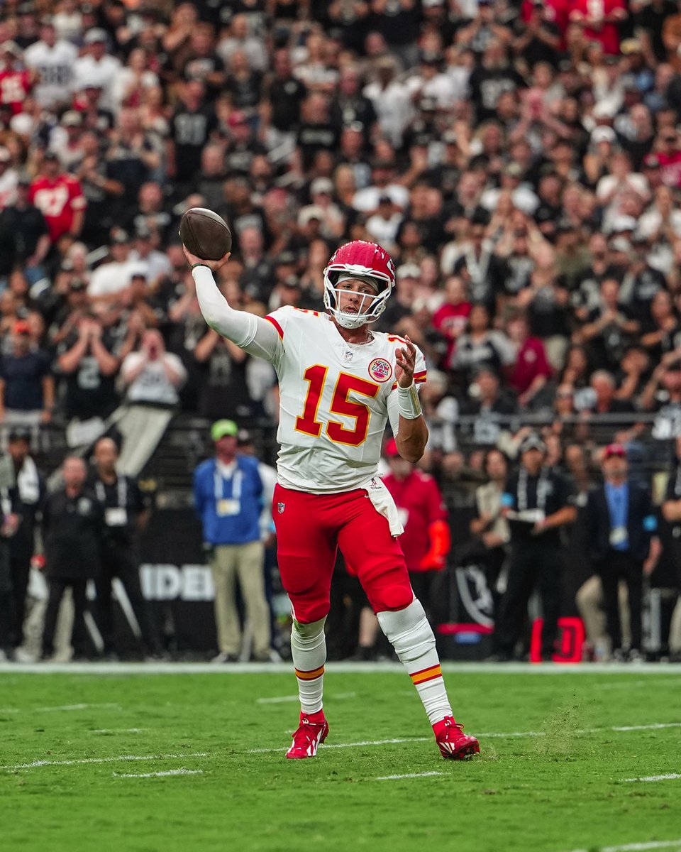 Chiefs's tweet photo. We think we've seen this one before 👀 https://t.co/IPLetvY1vM