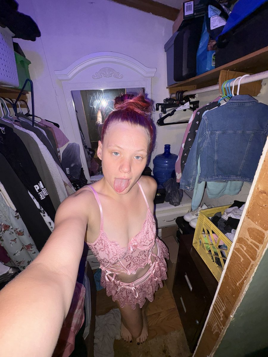 Cherry2fyneee's tweet photo. Hit me up for feet photos !! And other sexy surprises 😈💟
#onlyfeet #onlyfans #x #cam4 #instagram 
@Cherry2fyneee #cherry2fyneeee https://t.co/WyLBuRix4o