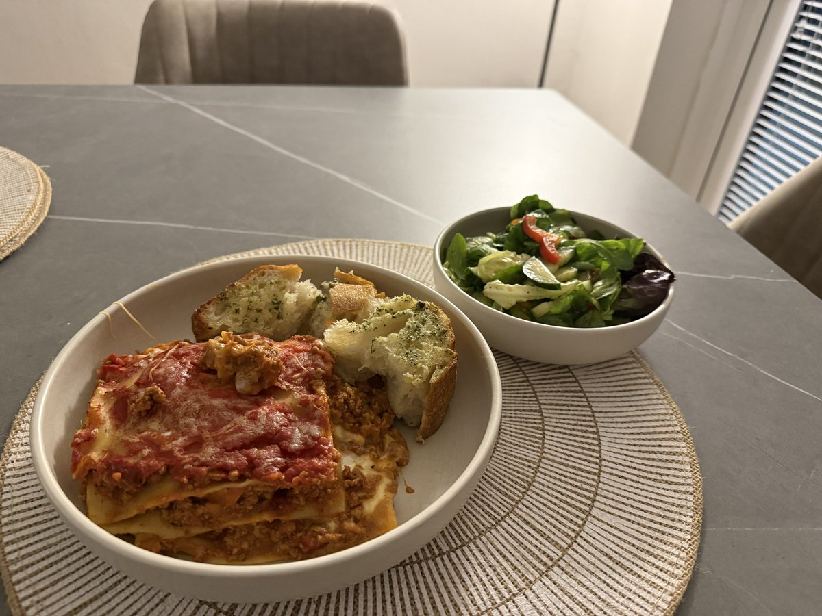 OscarJaymes's tweet photo. Both cousins my age are now engaged and homeowners. I’m in an endless cycle of Hinge talking stages and hate my career

Homemade lasagna, Sourdough garlic bread and salad https://t.co/z9pstPrfej