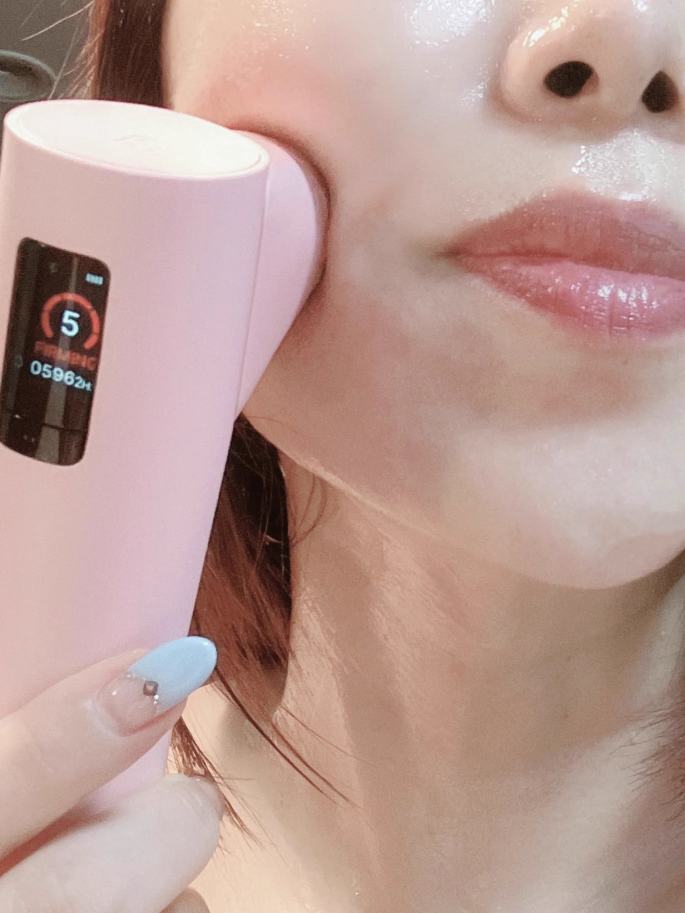 のん в X: „美顔器は、メディキューブの『ハイフォーカスショット
