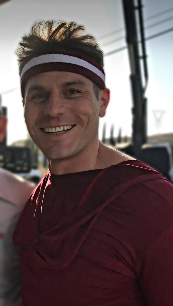 D_Lima_dl's tweet photo. Another one in red to give me luck.

HIS HAIRRRRRR!!!!! https://t.co/bSUxHUAciz