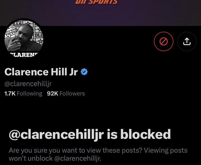 Pretty_Maniiii's tweet photo. Annoying as fuck I had to block him 👎🏼. https://t.co/FWfkrErwPM