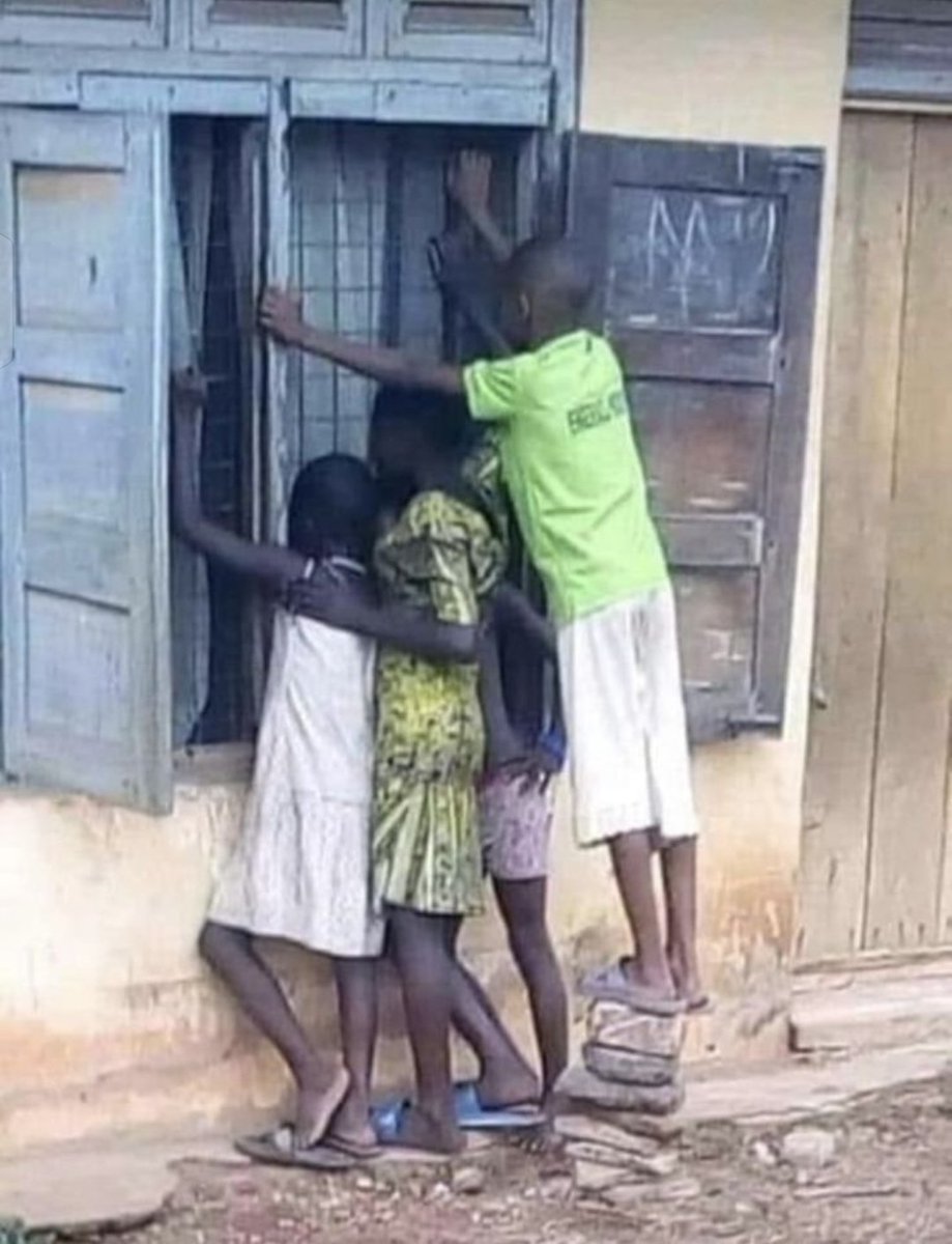 lynx_init's tweet photo. Once upon a time 😇
Who can relate??
Nepo babies go think say na AI. https://t.co/yBfU7lEUlF