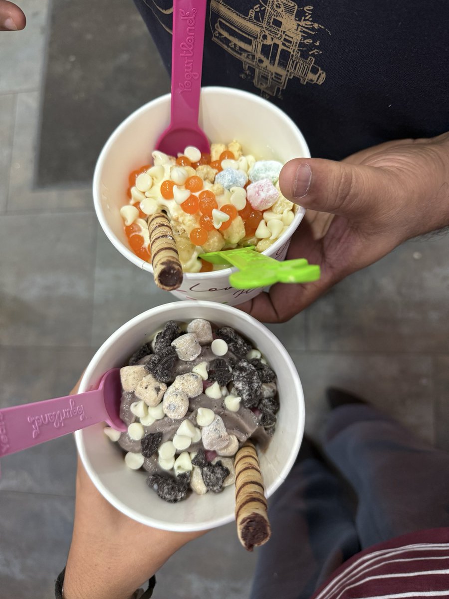 mirovija's tweet photo. ut could use a good frozen yogurt place,
some people go all the way to dallas for it
#utdaily #utaustin #froyobro https://t.co/moFNzSfmmd