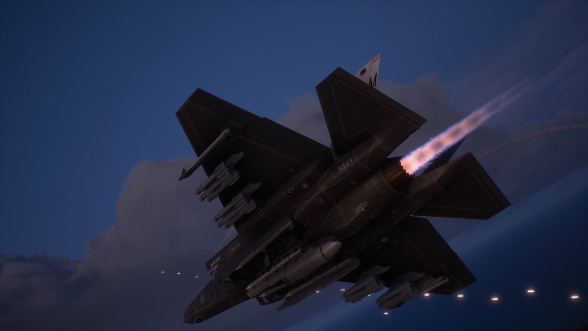 CozyKotu's tweet photo. seeing lightning II-chan with her missile bays open makes me feel like such a pervert,, its like having a fancy rich girl flash her panties at you https://t.co/0K6tRleXy6