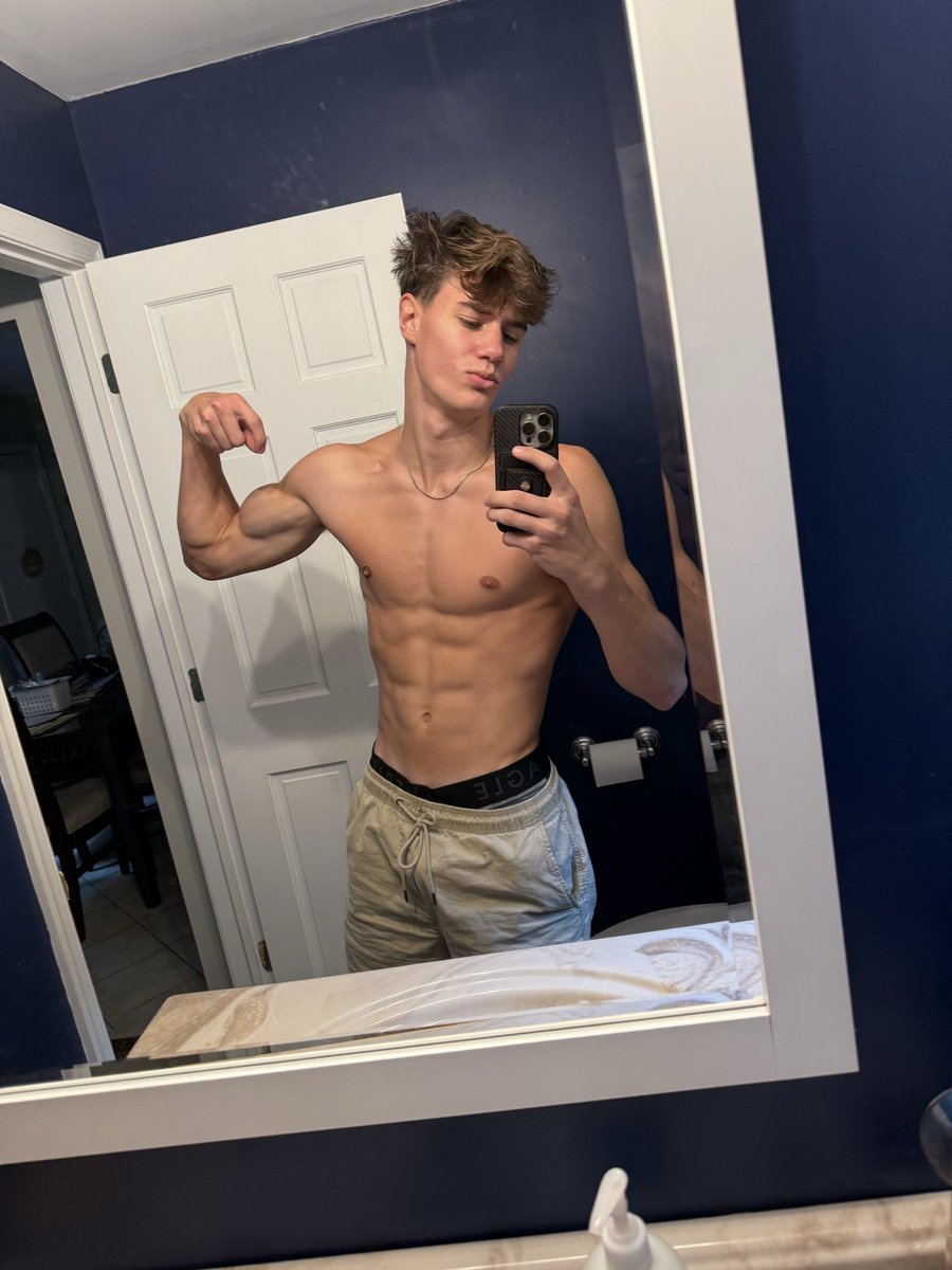 voidzel's tweet photo. Going live tonight 10pm https://t.co/sBv7ghtSUT