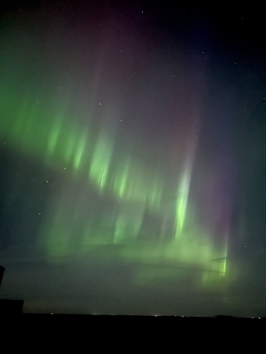 hannsbrainn's tweet photo. Job 37:22 

Out of the north comes golden splendor; God is clothed with awesome majesty.🌌🕊️ https://t.co/dQr2iaPCbA