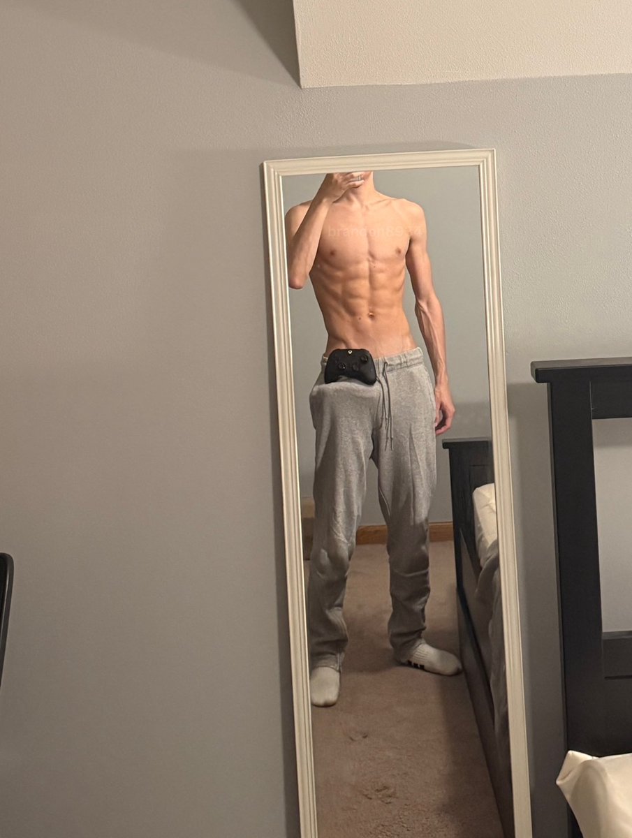 brxndon8934's tweet photo. wanna play games? https://t.co/FI2obLmUHx