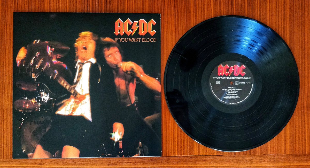 leevcleef's tweet photo. 💥
#NowPlaying You Want Blood You've Got It, the 1st live album by 🇦🇺 hard rock band #ACDC, and their only live album with #BonScott as lead vocalist, released Oct 13, 1978 by Albert/Atlantic.
#nowspinning #recordcollection #vinylrecords #recordcollector #vinylcollection @acdc https://t.co/Er5RzJ3Un8