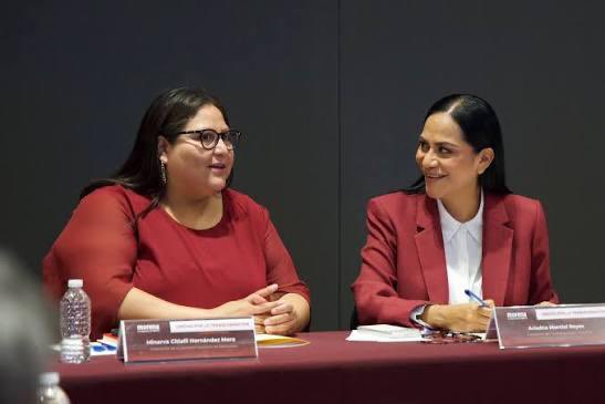 SorayaCordovaM's tweet photo. #Opinión | Morena, los adelantados y la lucha de clases
Soraya Córdova Morán
 
El 28 de septiembre, la dirigencia de Morena, nominó a quienes serán los candidatos a gobernadores en los 17 estados que se disputarán durante las elecciones de 2027.
Completo: https://t.co/8VrxJTDzip https://t.co/NqIqowu1Cp